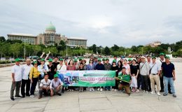 Khách đoàn đi tour Singapore - Malaysia bên Đất Việt Tour