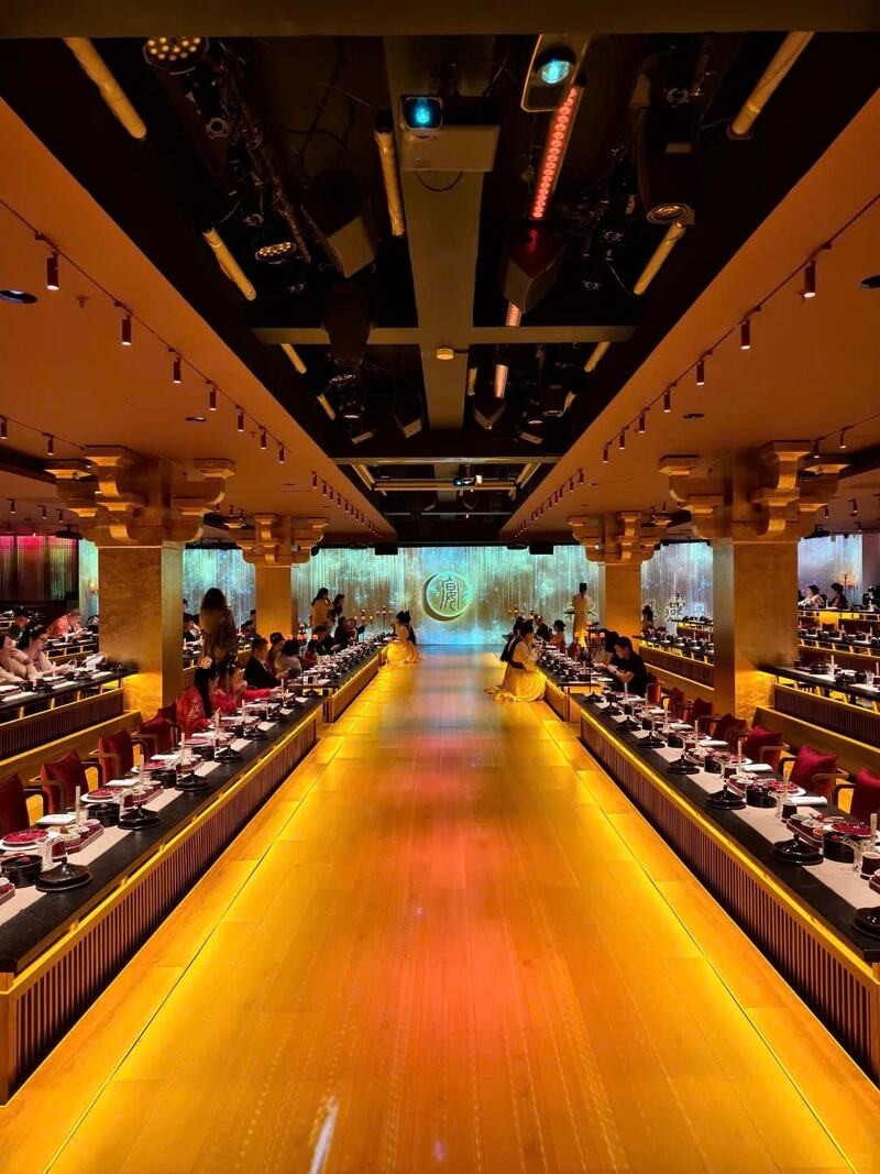 Đắm chìm trong sự hoành tráng của yến tiệc Trung Quốc Đắm chìm trong sự hoành tráng của yến tiệc Trung Quốc