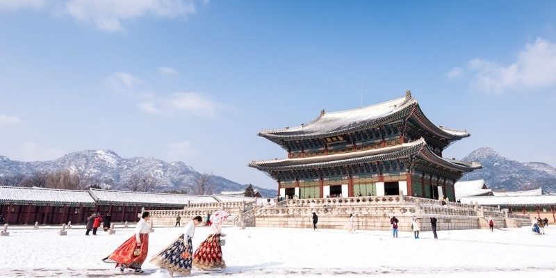 Du lịch Hàn Quốc tháng 1 bao phủ bởi lớp tuyết trắng xóa dày đặc