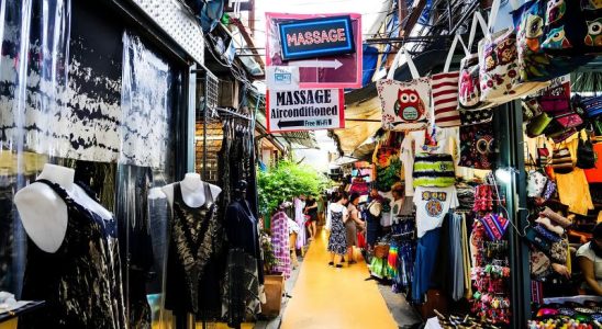 Quần áo local cực kỳ bắt trend