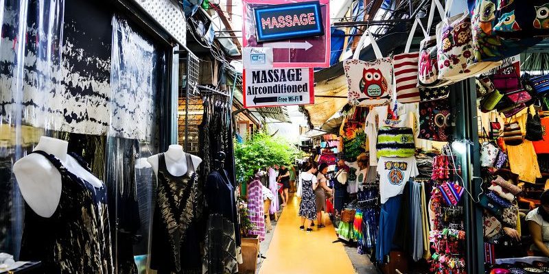 Quần áo local cực kỳ bắt trend
